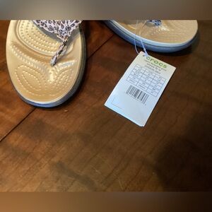 Women’s Croc Dual Comfort Capri Leopard  Animal Print Sandals NWT SZ 8